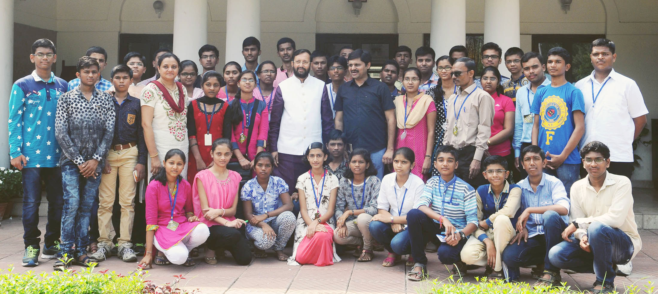 HRM interacts with the students, predominantly Tribals from Nandurbar, Dhule and Jalgaon districts of Maharashtra