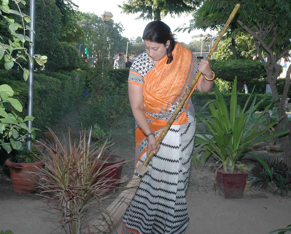 SwachhVidyalaya campaign at KV, New Delhi