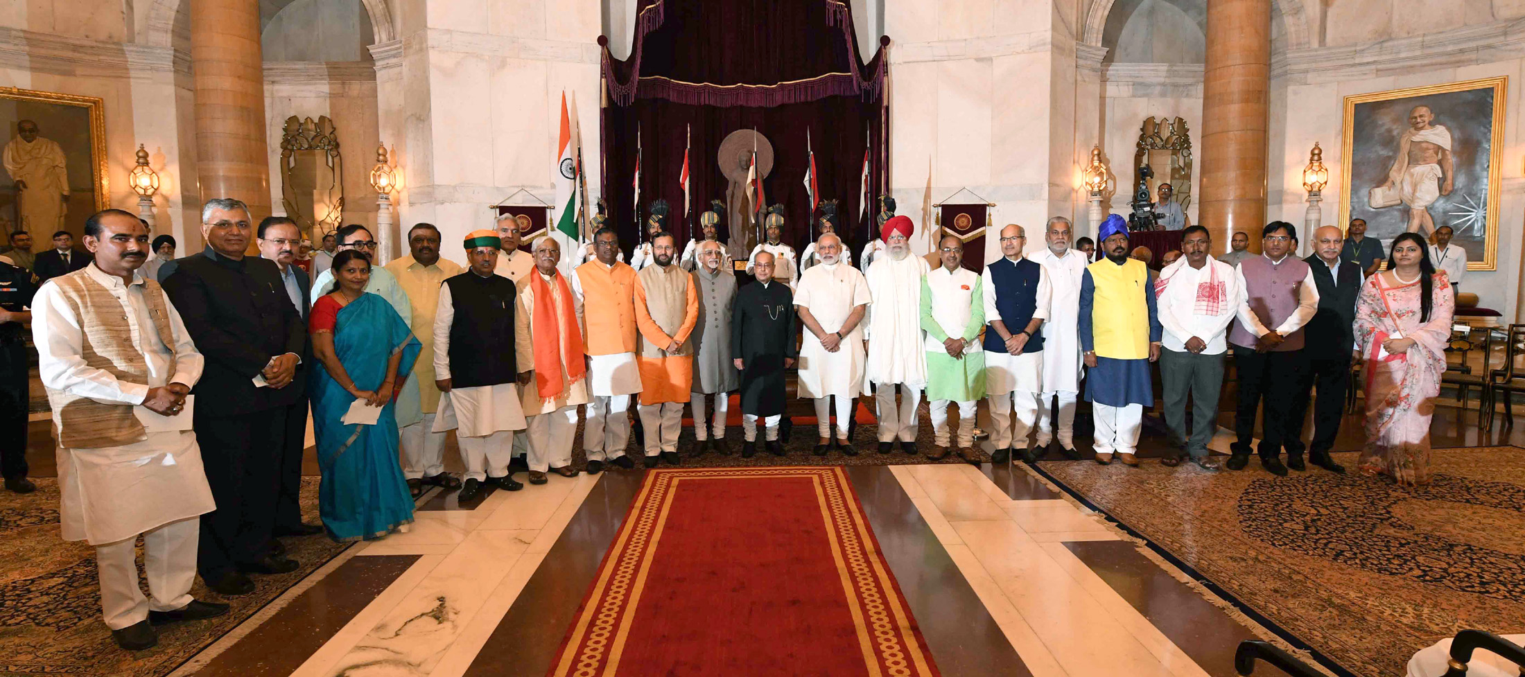 The President, Shri Pranab Mukherjee, the Vice President, Shri M. Hamid Ansari and the Prime Minister, Shri Narendra Modi with the newly inducted Ministers