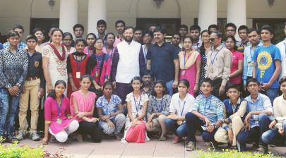 HRM interacts with the students, predominantly Tribals from Nandurbar, Dhule and Jalgaon districts of Maharashtra