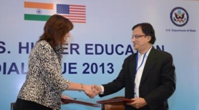 SIGNING OF MOUs AT THE INDIA-US HIGHER EDUCATION DIALOGUE