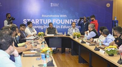 Shri Dharmendra Pradhan chaired a roundtable with Founders of 10 new-age Indian Startups