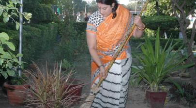 SwachhVidyalaya campaign at KV, New Delhi